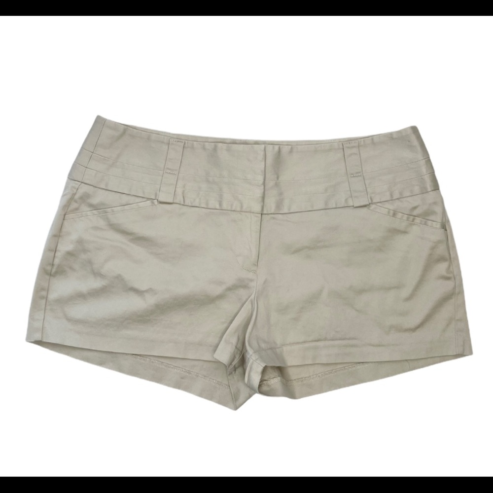 Women’s Shorts Front Pockets 13